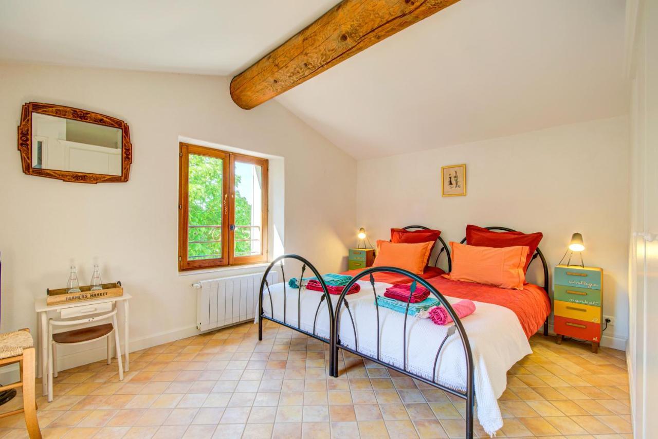 Les Chambres Du Perussier Cucuron Exteriör bild