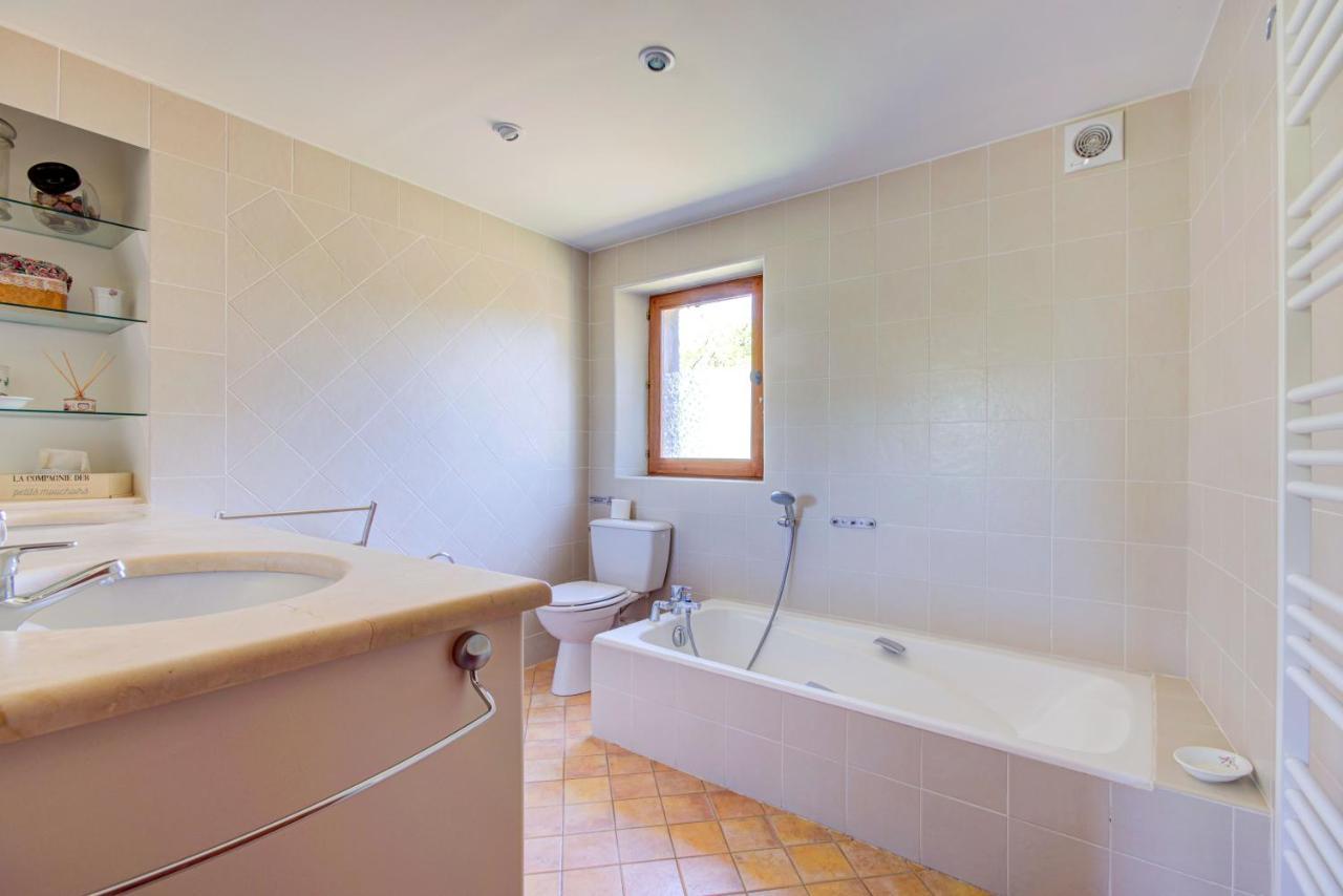 Les Chambres Du Perussier Cucuron Exteriör bild